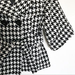 Marc Jacobs Jackets & Coats - Marc Jacobs crop sleeve houndstooth jacket Marc Jacobs Jackets & Coats - Marc Jacobs crop sleeve houndstooth jacket